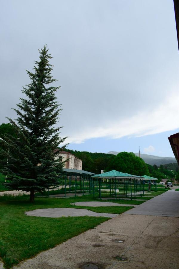 צ'אקאדזור Aliq Hotel מראה חיצוני תמונה